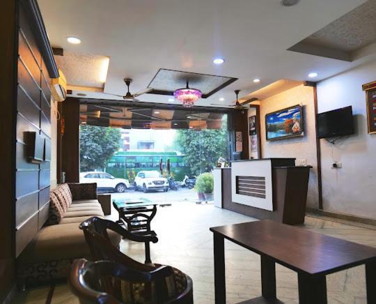 Hotel Holiday Comfort 암리차르 외부 사진